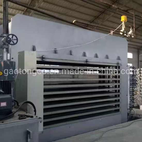 기계에게 뜨거운 압박을 만드는 합판 생산 라인 합판